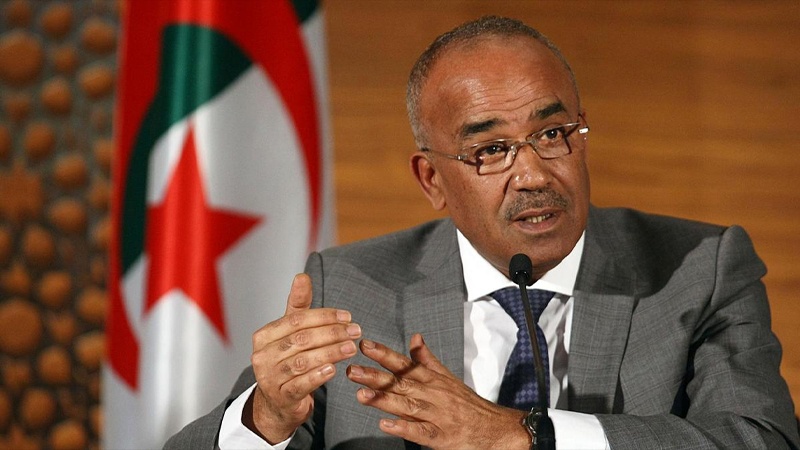 Iranpress: الرئيس السابق للحكومة الجزائرية يمثل أمام القضاء