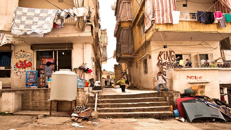 Iranpress: الأمم المتحدة: الفقر يتفاقم في لبنان ويطال 74% من السكان