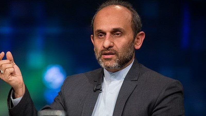 Iranpress: مسؤولون مدنيون وعسكريون يهنئون الرئيس الجديد لهيئة الإذاعة والتلفزيون الإيرانية