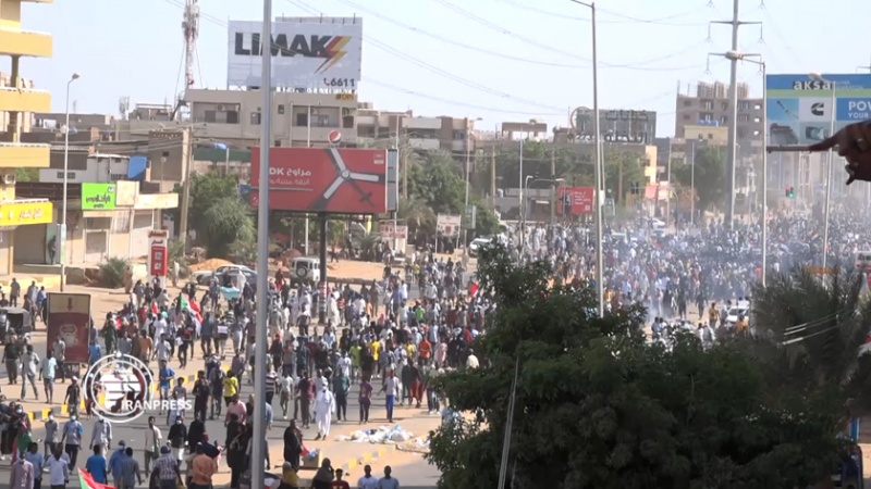 Iranpress: مظاهرات في السودان لإدانة الانقلاب العسكري