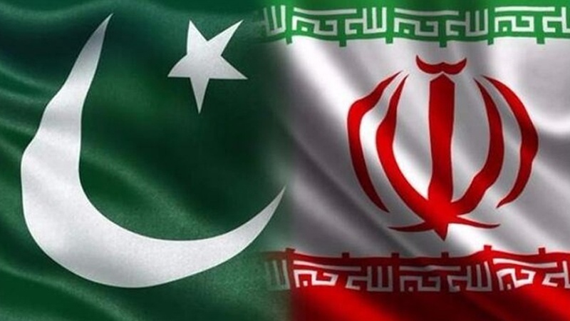 Iranpress: مسؤولون باكستانيون يؤكدون على تطوير العلاقات مع إيران
