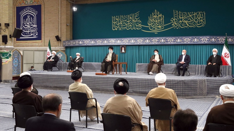 دیدار مهمانان کنفرانس وحدت اسلامى‌ و جمعی از مسئولان نظام با رهبر معظم انقلاب اسلامی