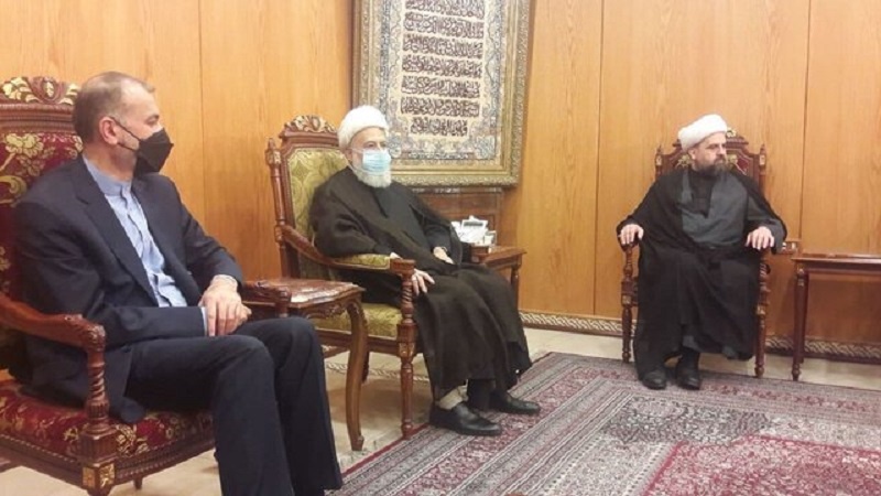 Iranpress: وزير الخارجية الإيراني يلتقي بمسؤولين في المجلس الإسلامي الشيعي الأعلى في لبنان