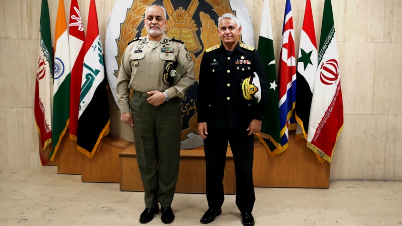إيران وباكستان تبحثان التعاون في مجال التدريبات العسكرية المشتركة