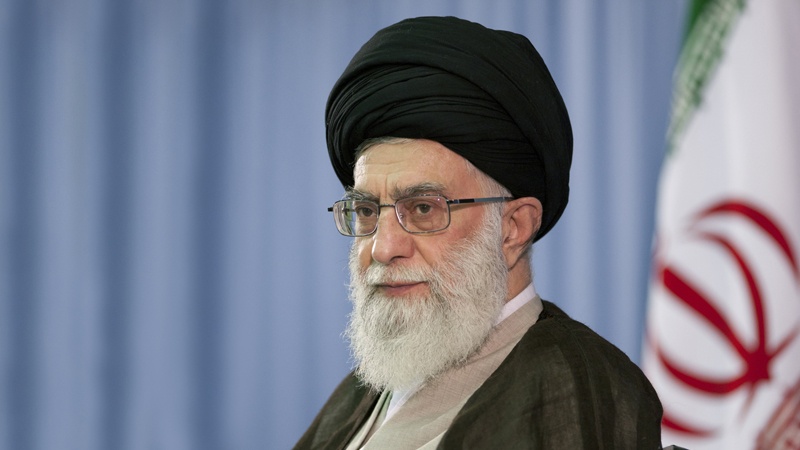 Iranpress: قائد الثورة الإسلامية : على المسؤولين الأفغان معاقبة مرتكبي جريمة قندوز