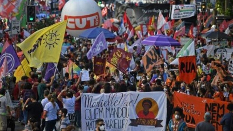 Iranpress: البرازيليون يطالبون بعزل الرئيس على خلفيّة تعامله مع أزمة كورونا