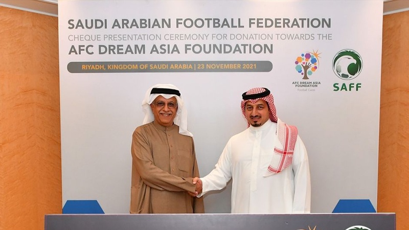 Iranpress: السعودية تقدم هدية ثمينة إلى الاتحاد الآسيوي لكرة القدم