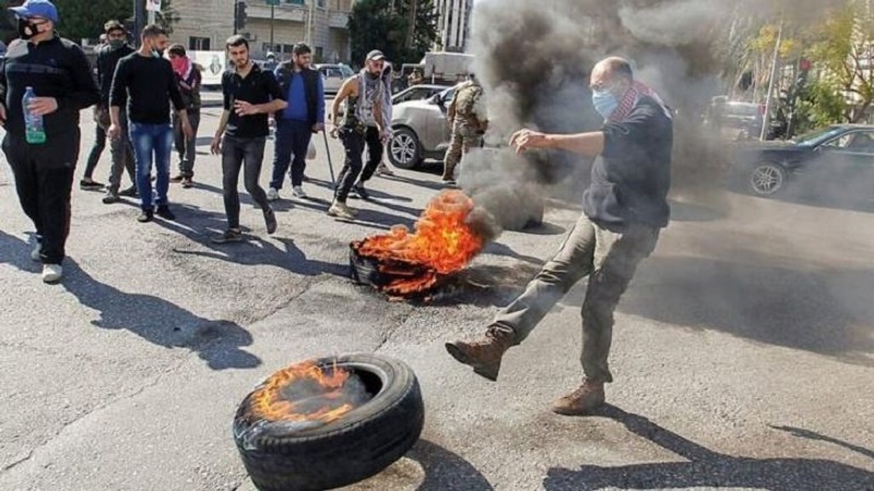 معترضان خیابان‌های پایتخت لبنان را مسدود کردند