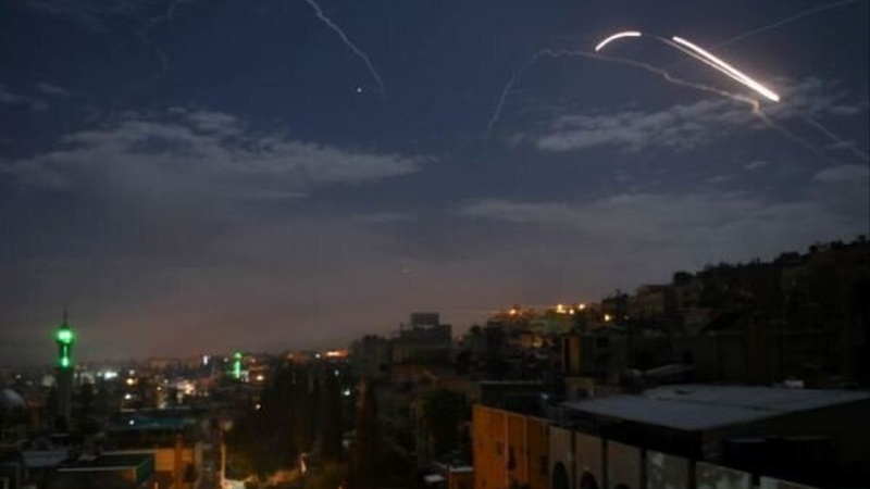 Iranpress: مقتل وإصابة 9 مواطنين سوريين جراء عدوان إسرائيلي على المنطقة الوسطى