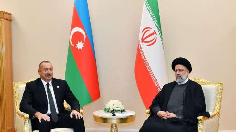 Iranpress: توقيع اتفاقية تبادل الغاز في اجتماع ثلاثي يضم إيران وأذربيجان وتركمانستان 