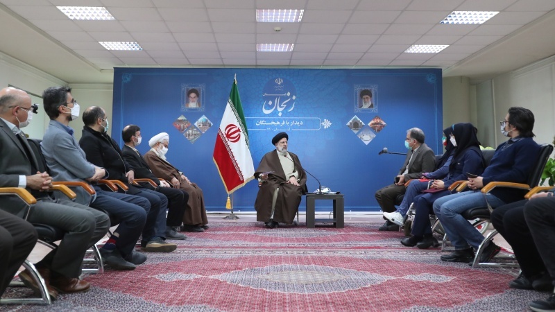 Iranpress: الرئيس الإيراني يحث على الإرادة الجماعية للتغلب على المشاكل