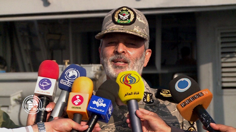 Iranpress: القائد العام للجيش: التنسيق والتآزر بين قوات الجيش من إنجازات مناورات ذوالفقار 1400