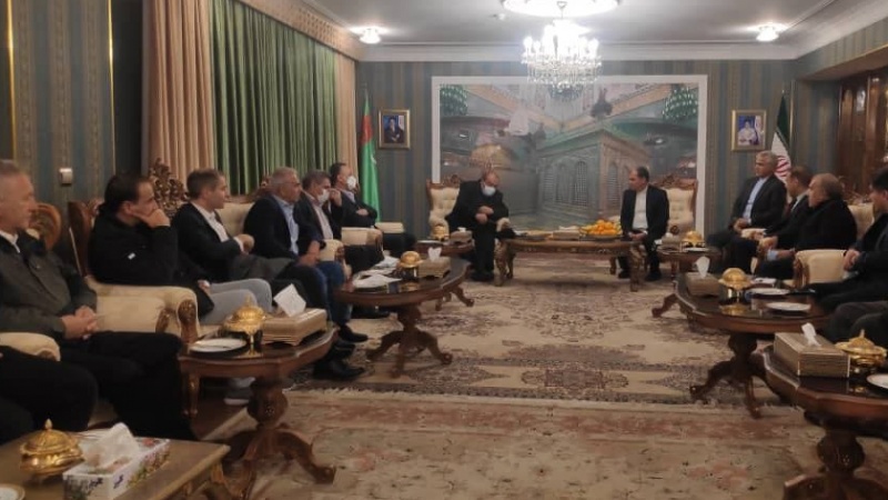 نشست معاون وزیر خارجه با فعالان اقتصادی کشورمان در حاشیه نشست سازمان همکاری‌های اکو در ترکمنستان