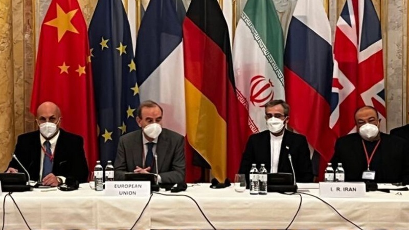 Iranpress: الوفد الإيراني على استعداد كامل لدفع المفاوضات النووية إلى الأمام