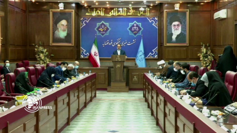 Iranpress: لا يوجد حظر على دخول الإيرانيين المقيمين بالخارج إلى البلاد