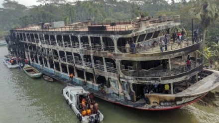 دهها کشته و بیش از 100 زخمی در آتش‌سوزی کشتی مسافربری بنگلادش