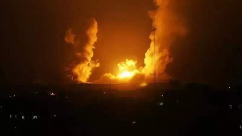 جنگنده‌های ائتلاف سعودی پایتخت یمن را بمباران کردند