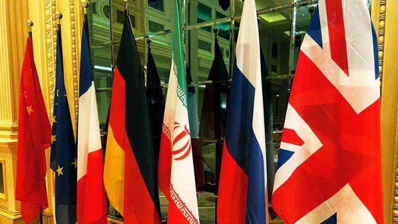 Iranpress: مشاورات غير رسمية بين الوفد المفاوض الإيراني والوفود الموجودة في فيينا