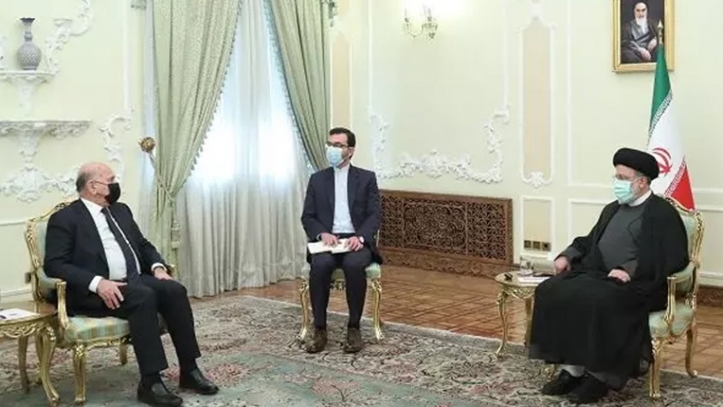Iranpress: رئيسي: سياسة إيران المبدئية هي دعم الاستقرار والأمن في العراق