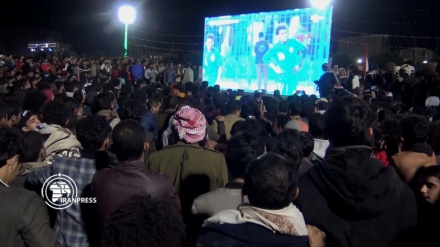 جشن یمنی‌ها پس از پیروزی مقابل عربستان در میدان فوتبال 
