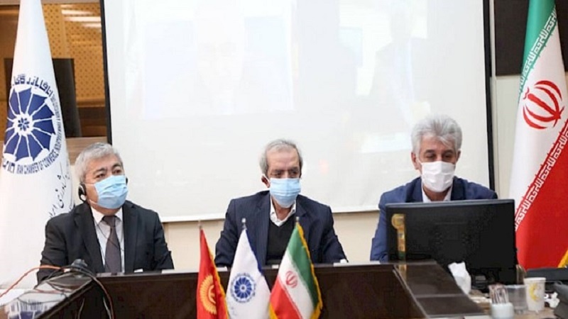 Iranpress: إيران وقرغيزستان توقعان اتفاقية لتشكيل لجنة تجارة مشتركة