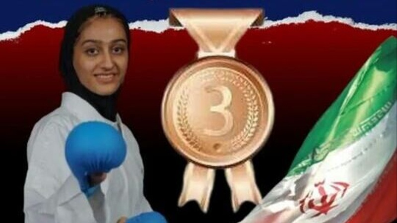 Iranpress: لاعبة إيرانية تحصل على ميدالية برونزية في بطولة آسيا للكاراتيه