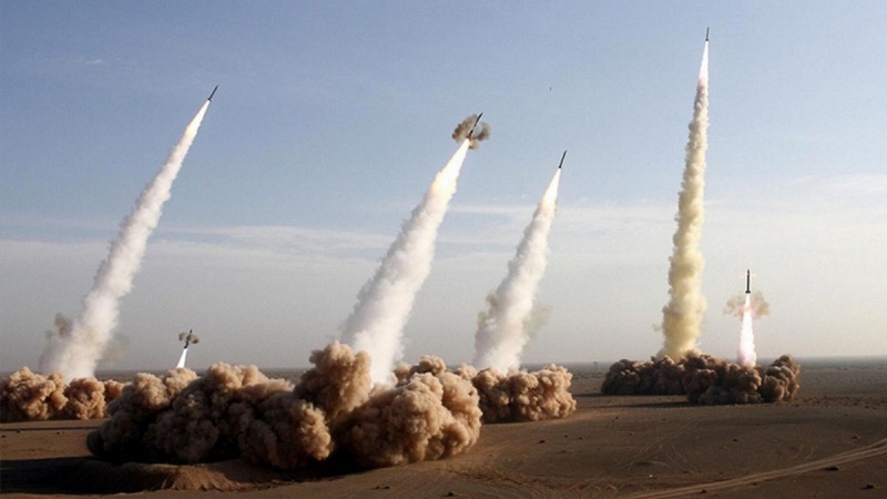 Iranpress: اطلاق متزامن ل 16 صاروخا باليستيا خلال المناورات