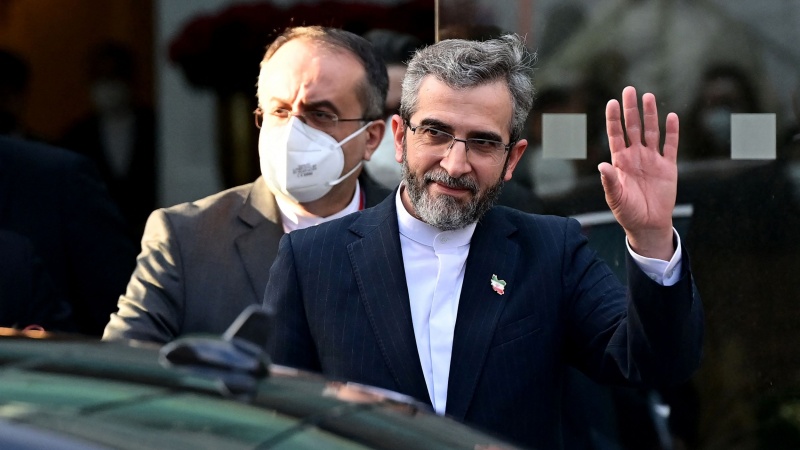 مذاکره‌ کننده ارشد ایران در مذاکرات هسته‌ ای عازم وین شد