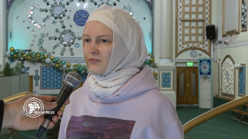 Iranpress: ماذا قالت الفتاة الإنجليزية عن سبب اعتناقها للإسلام
