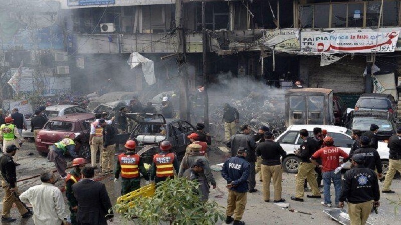 Iranpress: عشرات القتلى والجرحى في انفجار هز شرق باكستان