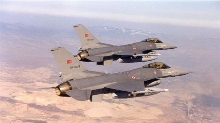 پرواز جنگنده‌های ترکیه بر فراز جزیره‌های مسکونی یونان