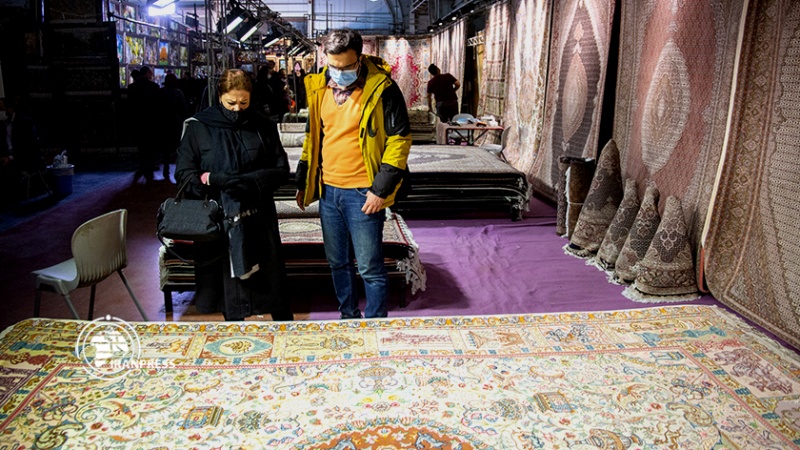 ایران پرس:  تصاویری زیبا  از فرش دستباف و تابلوفرش ایران در نمایشگاه فرش قزوین