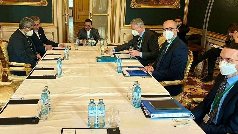 نشست مذاکره کننده ارشد ایران با نمایندگان اتحادیه اروپا و سه کشور اروپایی