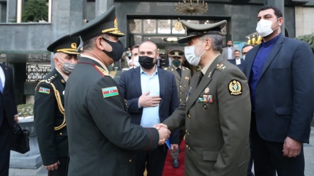 نگاهی به سفر وزیر دفاع جمهوری آذربایجان به ایران