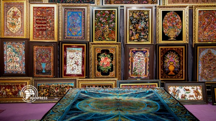 السجاد اليدوي الإيراني درة التاج للفن الإيراني على المستوى العالمي
