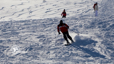 تفریح و ورزش در پیست اسکی خوشاکو
