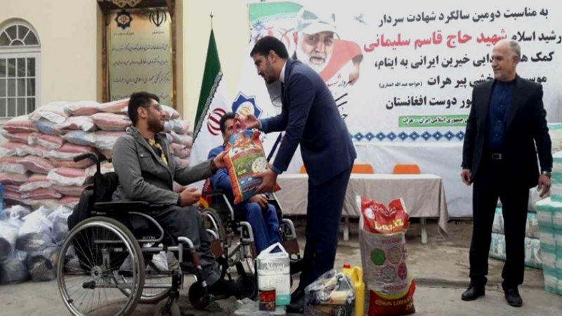 Iranpress: إيران تقدم مساعدات إنسانية إلى أهالي هرات في أفغانستان
