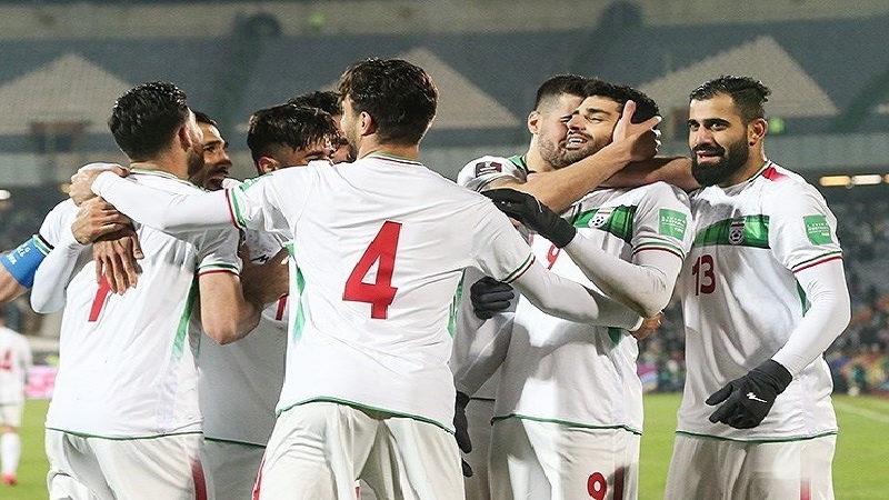 Iranpress: شاهد بالفيديو..إيران تهزم العراق وتتأهل إلى مونديال قطر 2022 