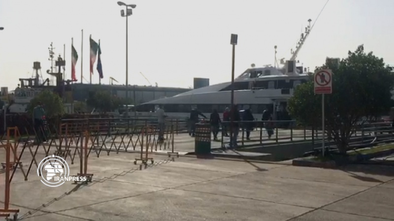 Iranpress: اعادة تسيير خط نقل المسافرين بين ميناء الشهيد باهنر والامارات