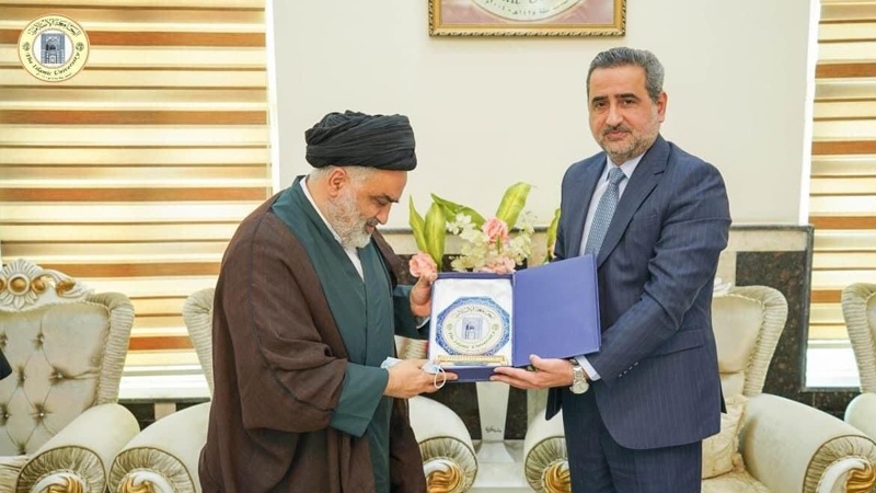 Iranpress: رئيس الجامعة الإسلامية يستقبل القنصل العام الإيراني في النجف الأشرف