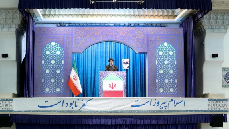 Iranpress: رئيسي: يوم انتصار الثورة الإسلامية هو يوم الله