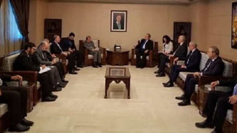 Iranpress: اجتماع كبير مساعدي وزير الخارجية الإيراني مع وزير الخارجية السوري