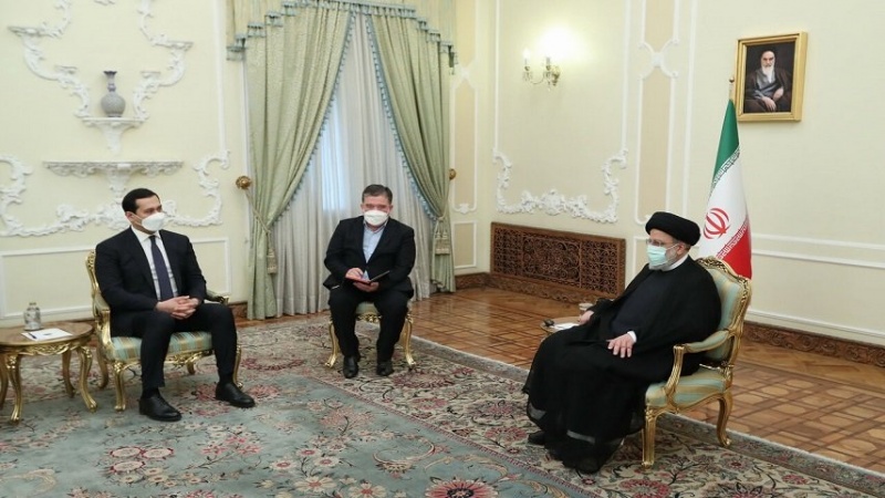 Iranpress: رئيسي: تعزيز التعاون مع دول أسيا الوسطى هو الأولوية لإيران