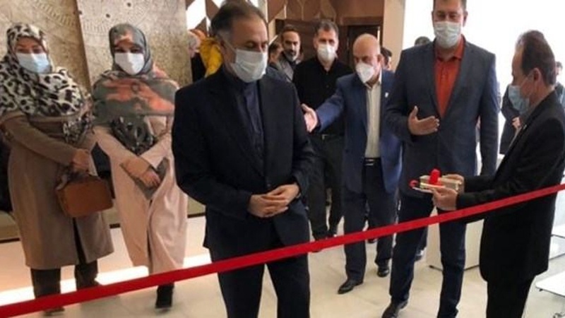Iranpress: افتتاح مكتب لمجلس التجار الإيرانيين المقيمين في روسيا