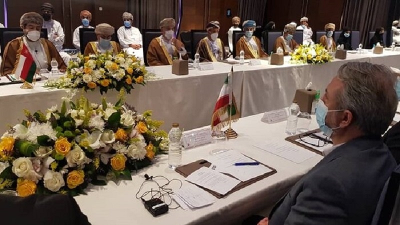 Iranpress: إيران وعمان تتفقان على توسيع العلاقات في مجالات الاقتصاد والصحة والسياحة