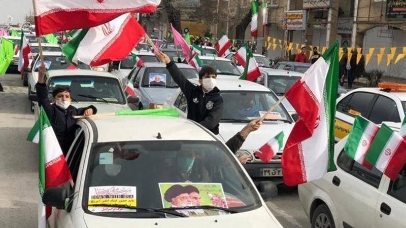 Iranpress: الشعب الإيراني يجدد العهد مع مبادئ الثورة الإسلامية