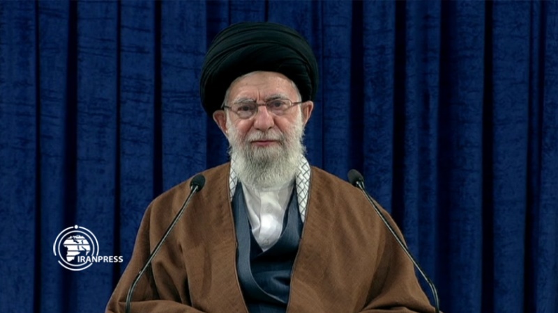 Iranpress: قائد الثورة: شعار الثورة الاسلامية هو مواجهة الاستكبار والحركة الاستكبارية