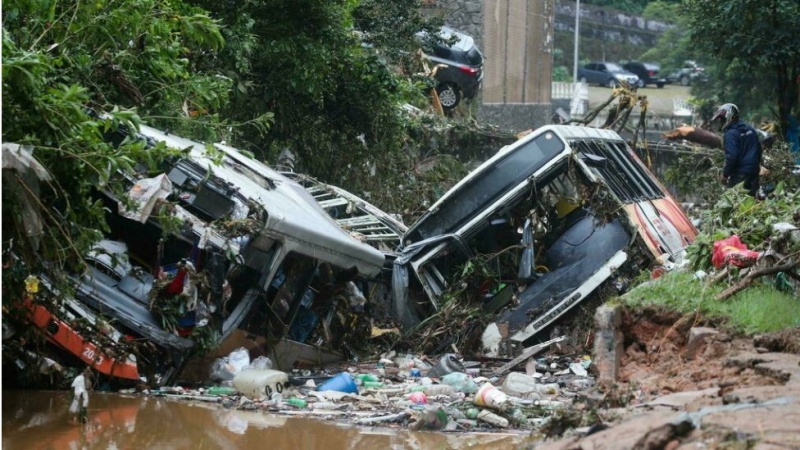 ارتفاع حصيلة ضحايا الأمطار الغزيرة في البرازيل إلى 104 أشخاص