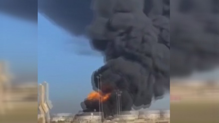شاهد..ناشطون سعوديون يتداولون صورا لحرائق تشب في مصافي ارامكو