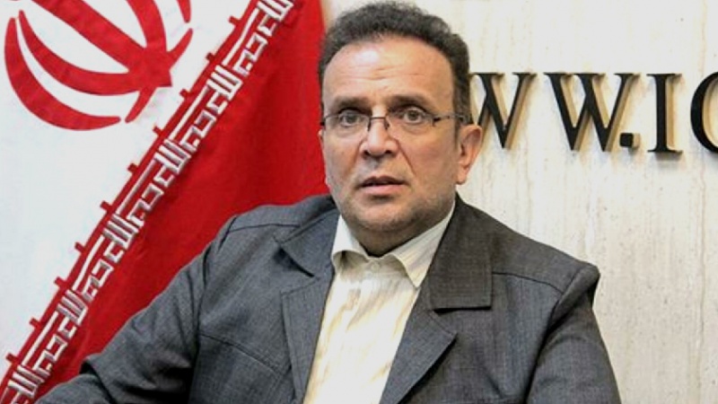 Iranpress: نائب برلماني: إيران لن تستسلم لاتفاق سييء